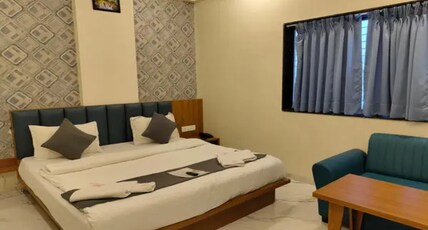 FabHotel Sunrise Comforts Room Type - Deluxe Room