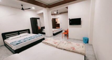 Garnet Inn Dapoli Room Type - 1 Bedroom Suite with Balcony and City View