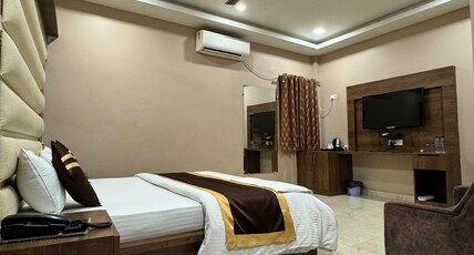 Hotel Jp Palace Room Type - super deluxe ac room