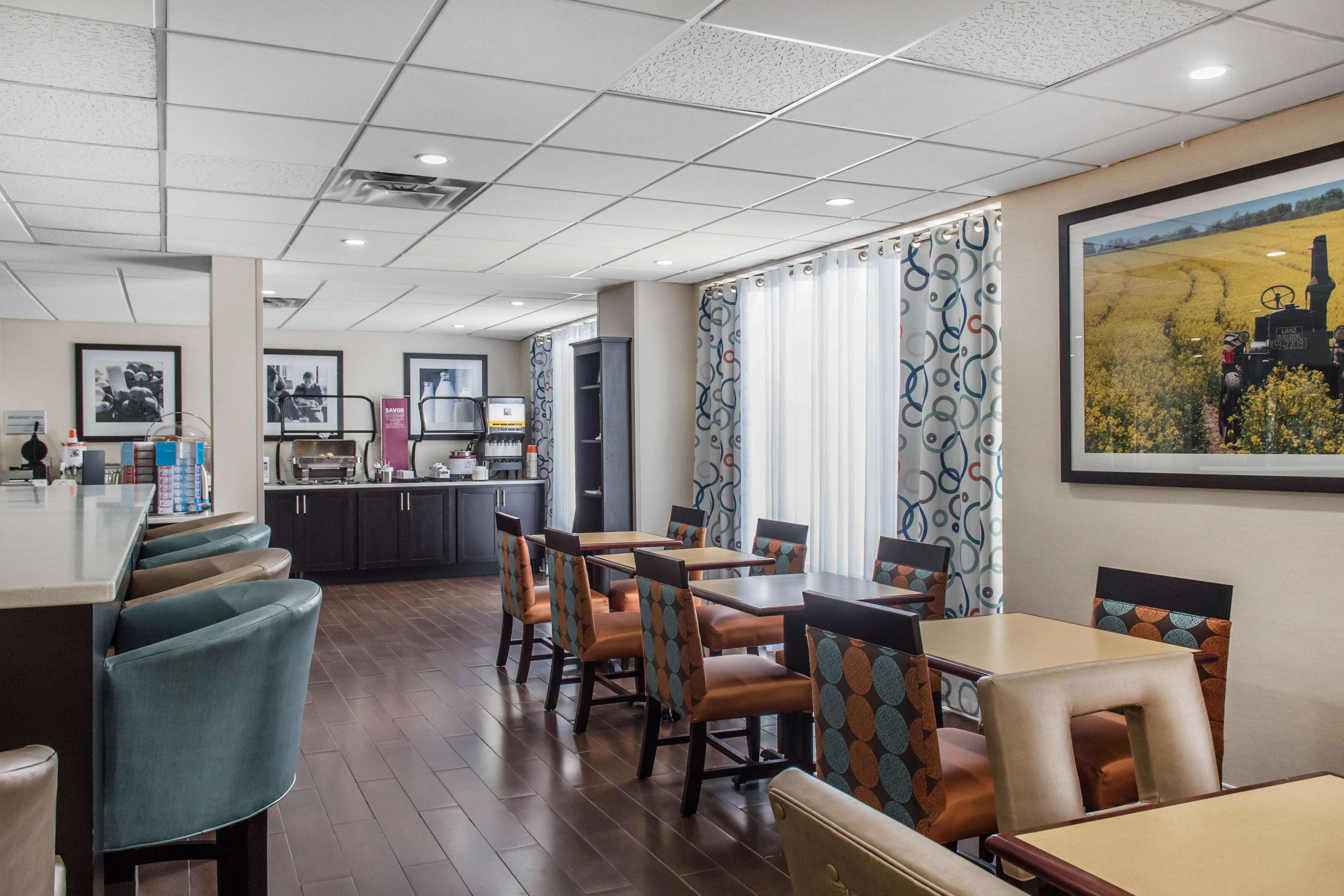 HAMPTON INN DOUGLAS GA - Tap to explore photos