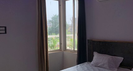 Privyrooms Gorakhpur Room Type - Deluxe Double Room With Balcony and Park View