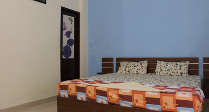 HAILS HOMESTAY Room Type - Cozy Room near Backwater