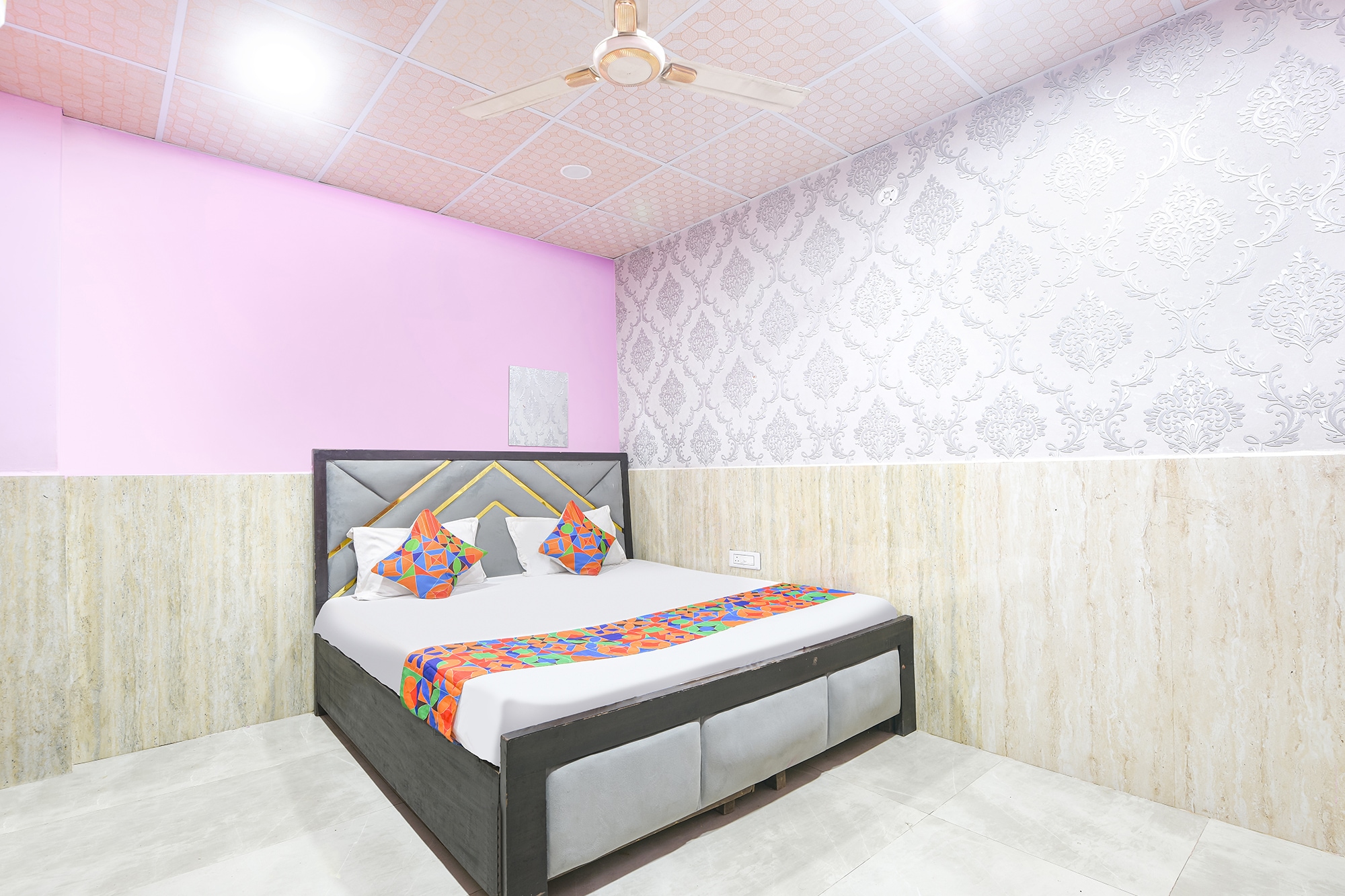Fabhotel Mohini Palace- 1km from Prem mandir - Tap to explore photos