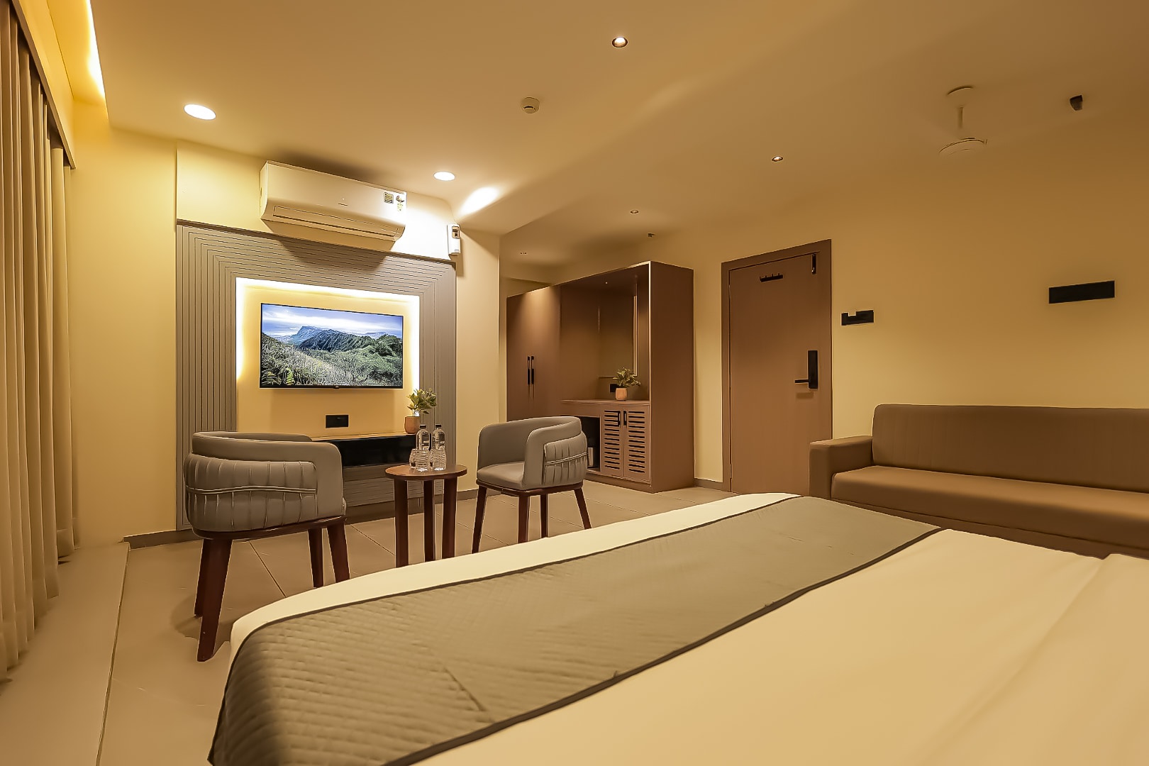 HOTEL THE AVANTA - SP RINGROAD - Tap to explore photos