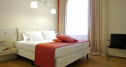Mercure Milano Solari Room Type - Classic double room with 1 King size bed