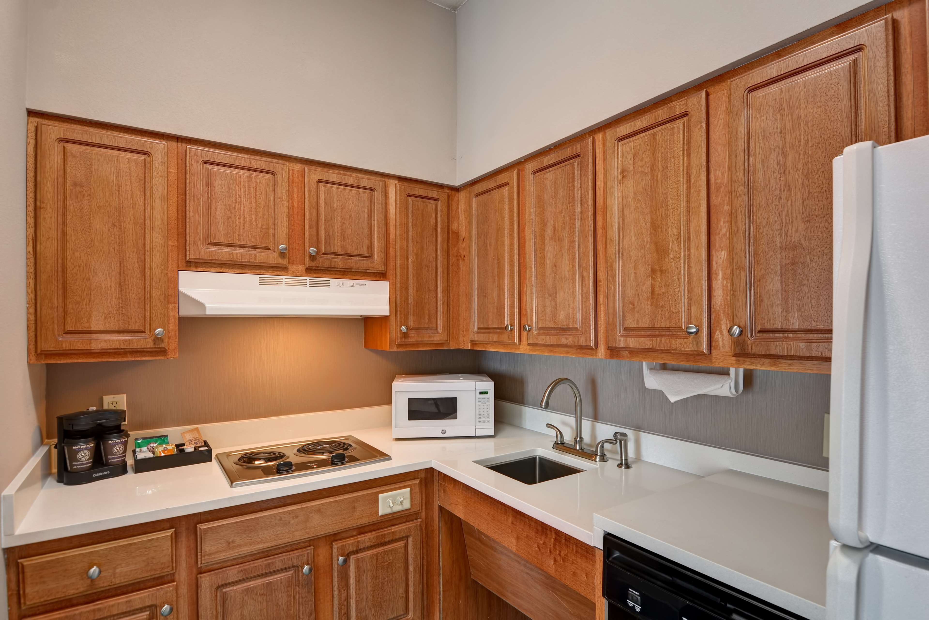 Homewood Suites by Hilton Aurora Naperville - Tap to explore photos