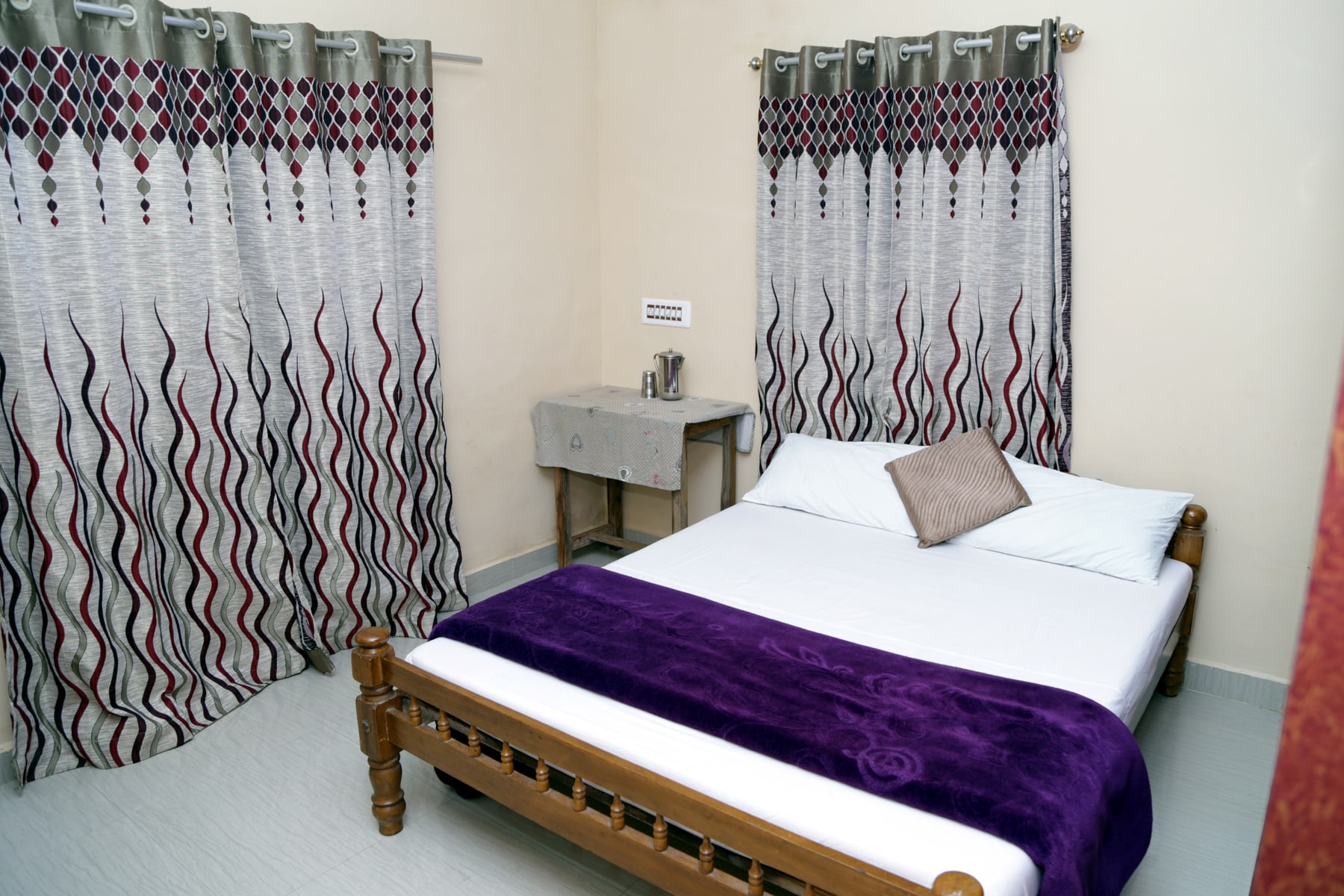 Ferndale Homestay - Tap to explore photos