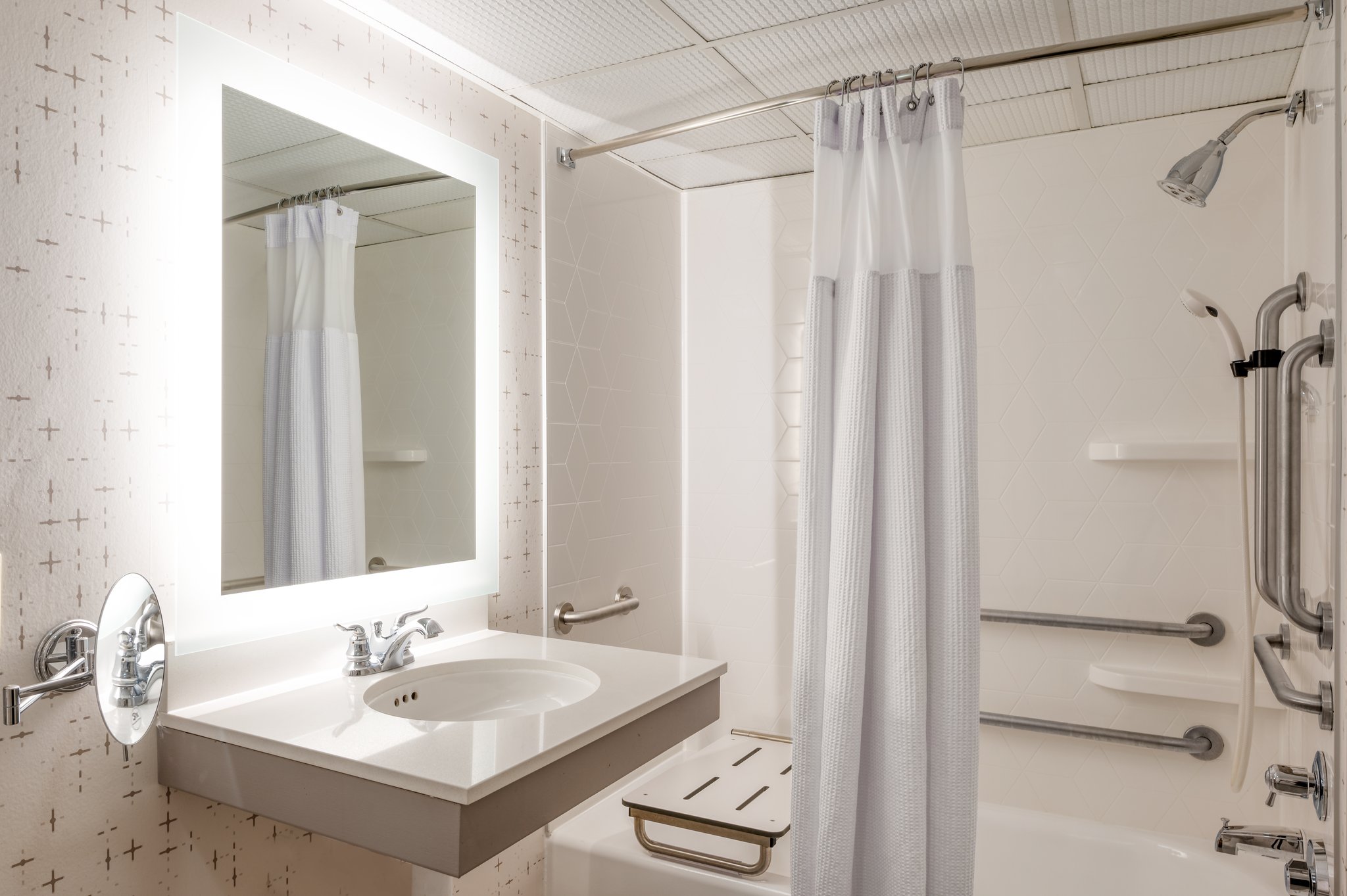 Crowne Plaza Indianapolis Airport - Tap to explore photos