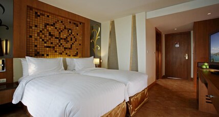 Centara Nova Hotel Pattaya Room Type - Deluxe Pool View Twin