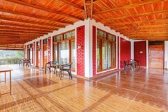 Omvilla with Mountain View