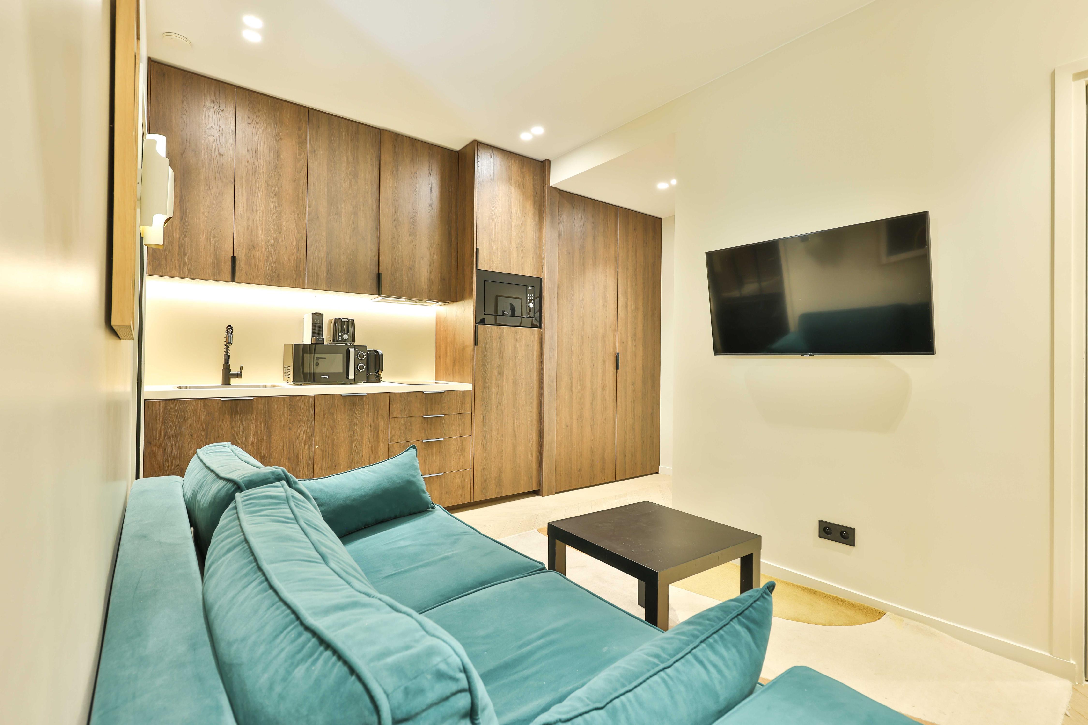 Charming 1BR Apartment Sleeps 4, Nation Bastille - Tap to explore photos
