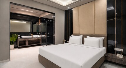 Hotel Elinor- 800 MTR away From Taj mahal Room Type - Black Opal