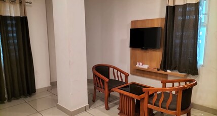 Hotel SAAS Residency Room Type - Deluxe Double  Room