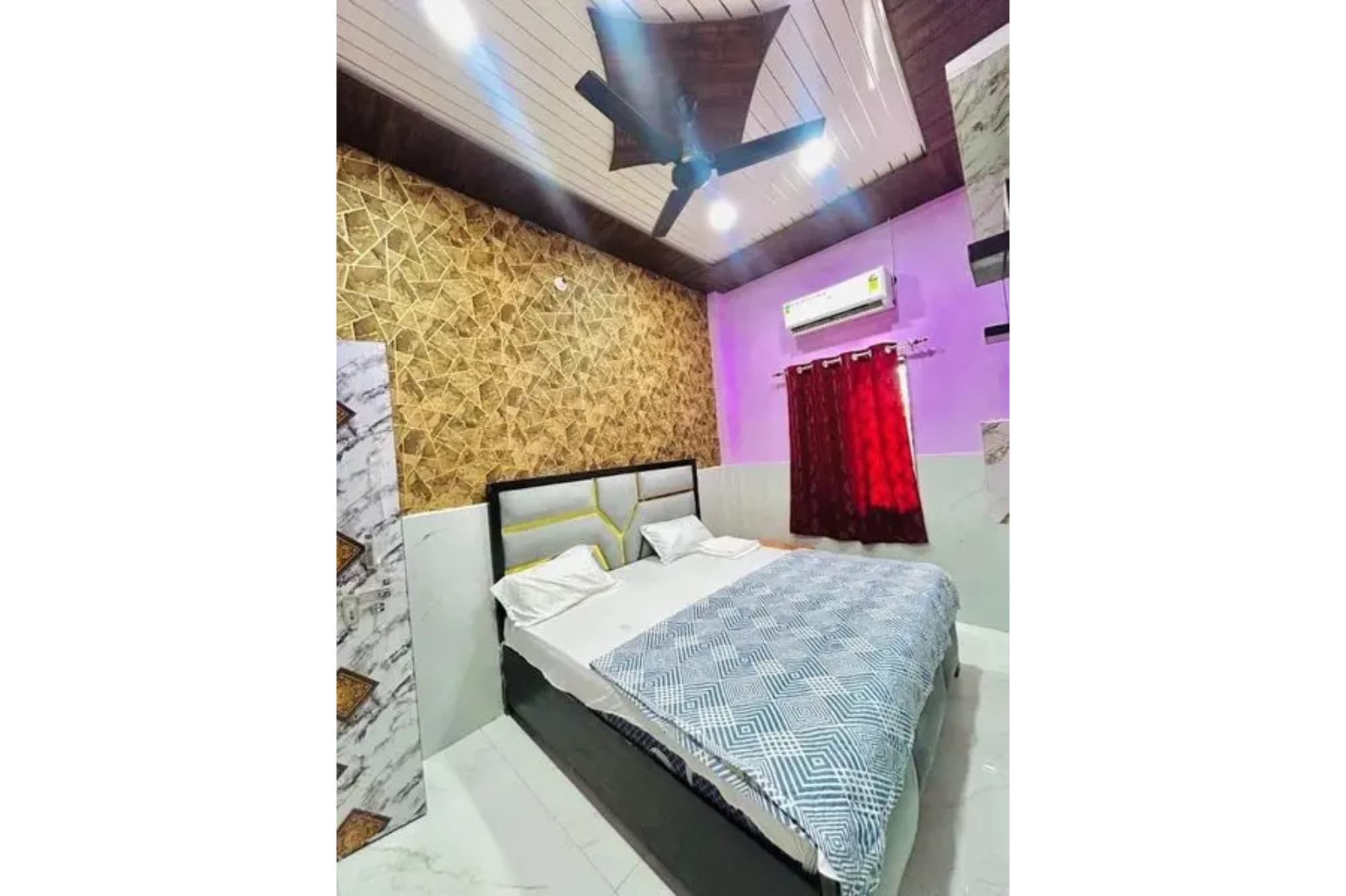 FabHotel Mohini Palace - Tap to explore photos