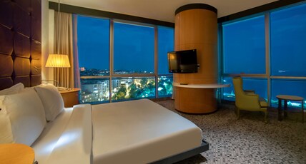 DoubleTree by Hilton Istanbul - Moda Room Type - KING STE WITH LIVING ROOM