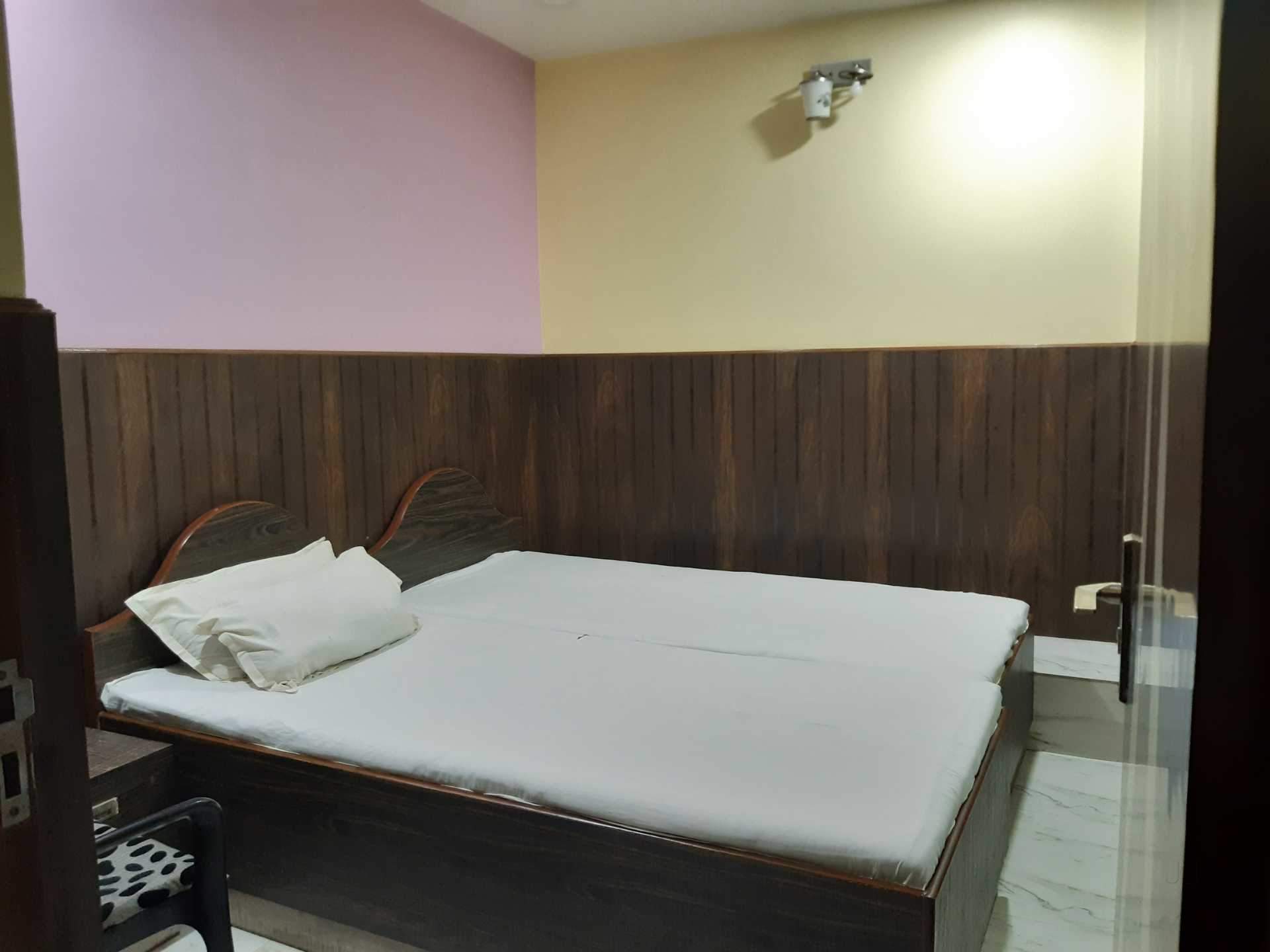 Hotel Jagdamba - Tap to explore photos