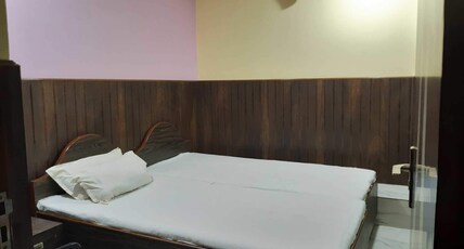 Hotel Jagdamba Room Type - Standard room non ac
