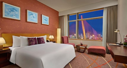 Grand Mercure Danang Room Type - Superior Room, 1 Queen size bed, River view Grand Mercure Danang Room Type - Superior Room, 1 Queen size bed, River view