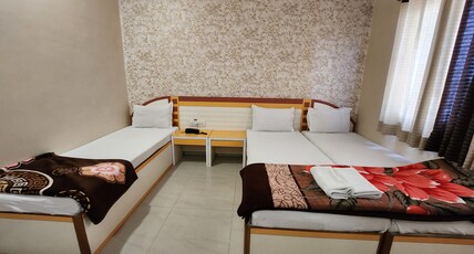 Lumora Inn Supreme Room Type - Superior Triple Bed Ac