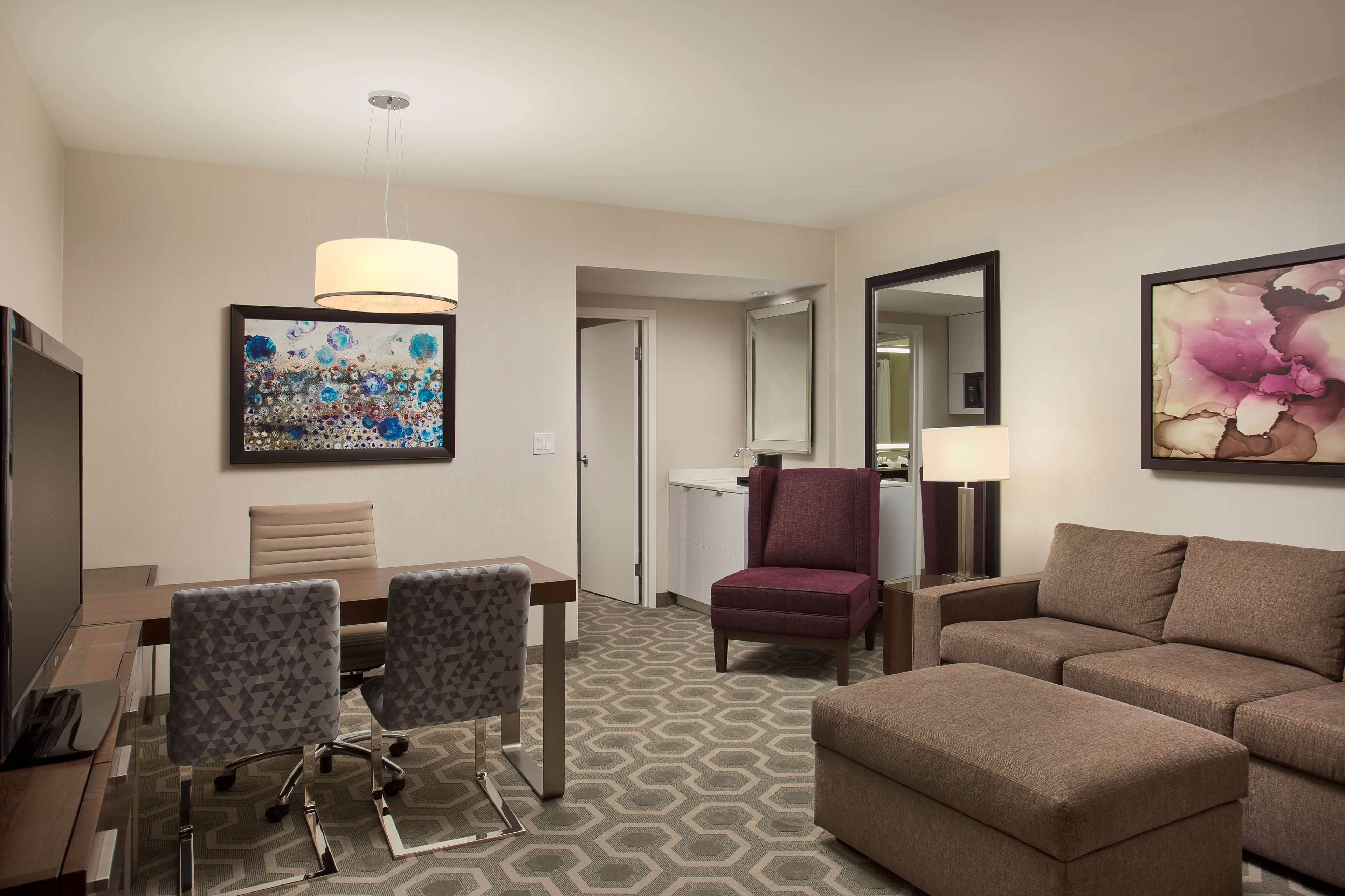 Embassy Suites by Hilton Washington D.C. Georgetown - Tap to explore photos