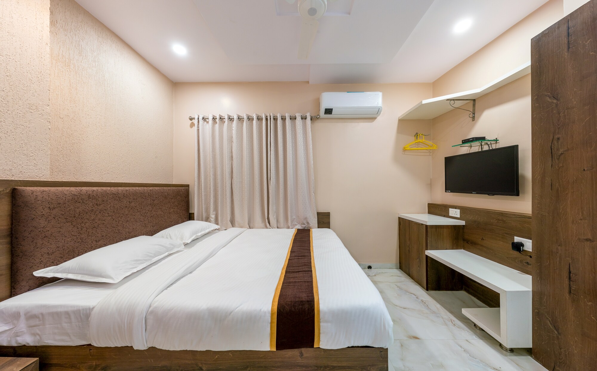 Hotel Aathitya Satkar - Tap to explore photos
