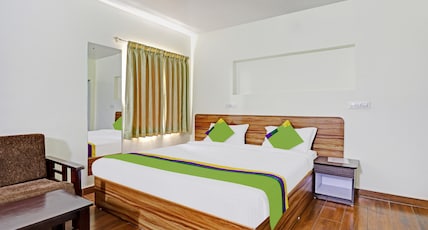 Treebo Aall Season Room Type - Spacious Premium Room with Balcony Treebo Aall Season Room Type - Spacious Premium Room with Balcony