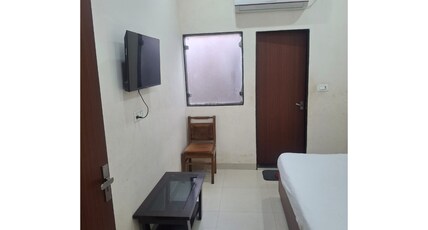 Emerald Palace Room Type - Semi Deluxe Room
