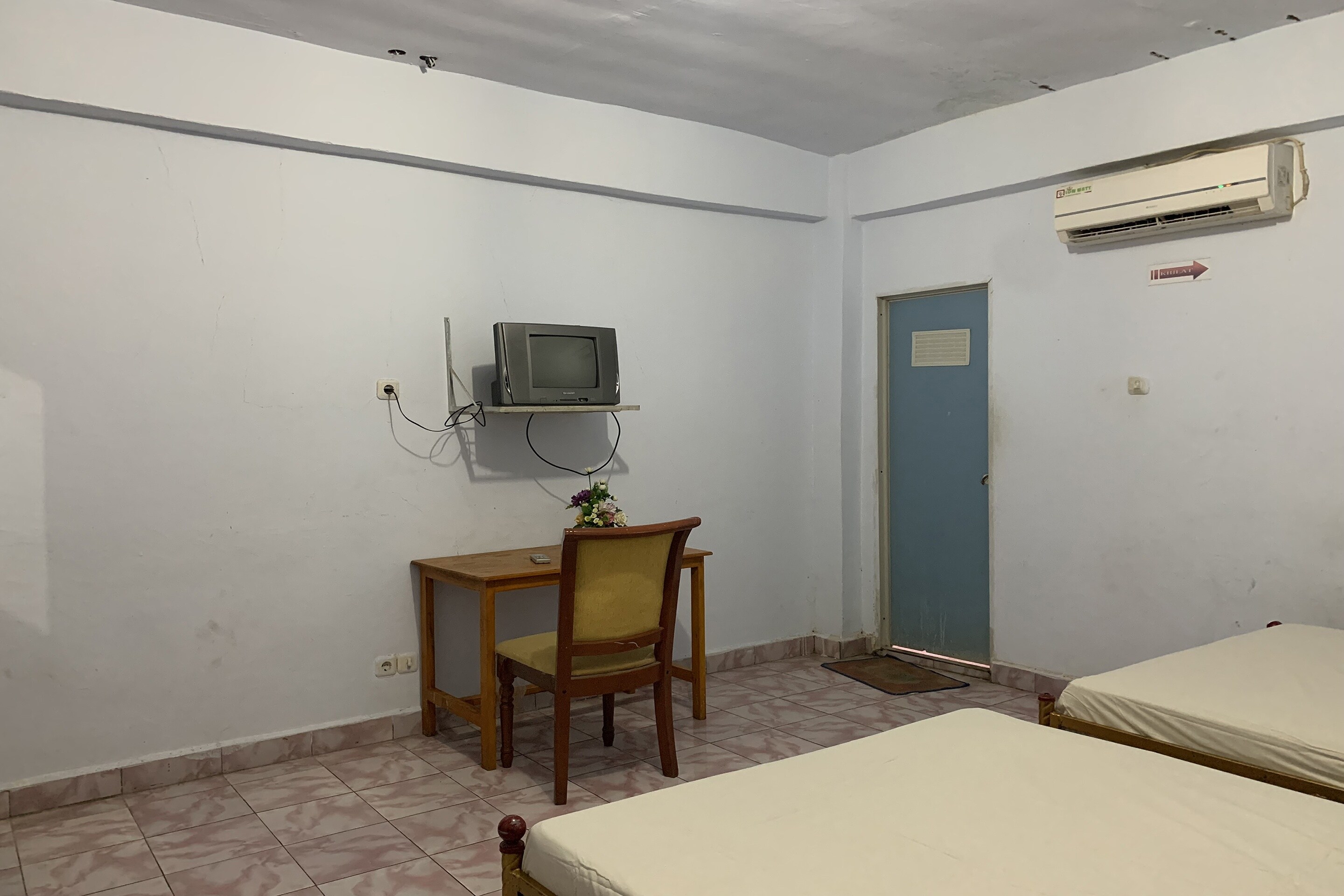 Hotel O Surya HotelNearTaman Anggrek Pkk Watansoppeng - Tap to explore photos