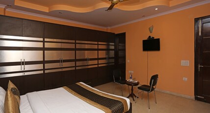 Paradise Inn Room Type - DELUXE ROOM