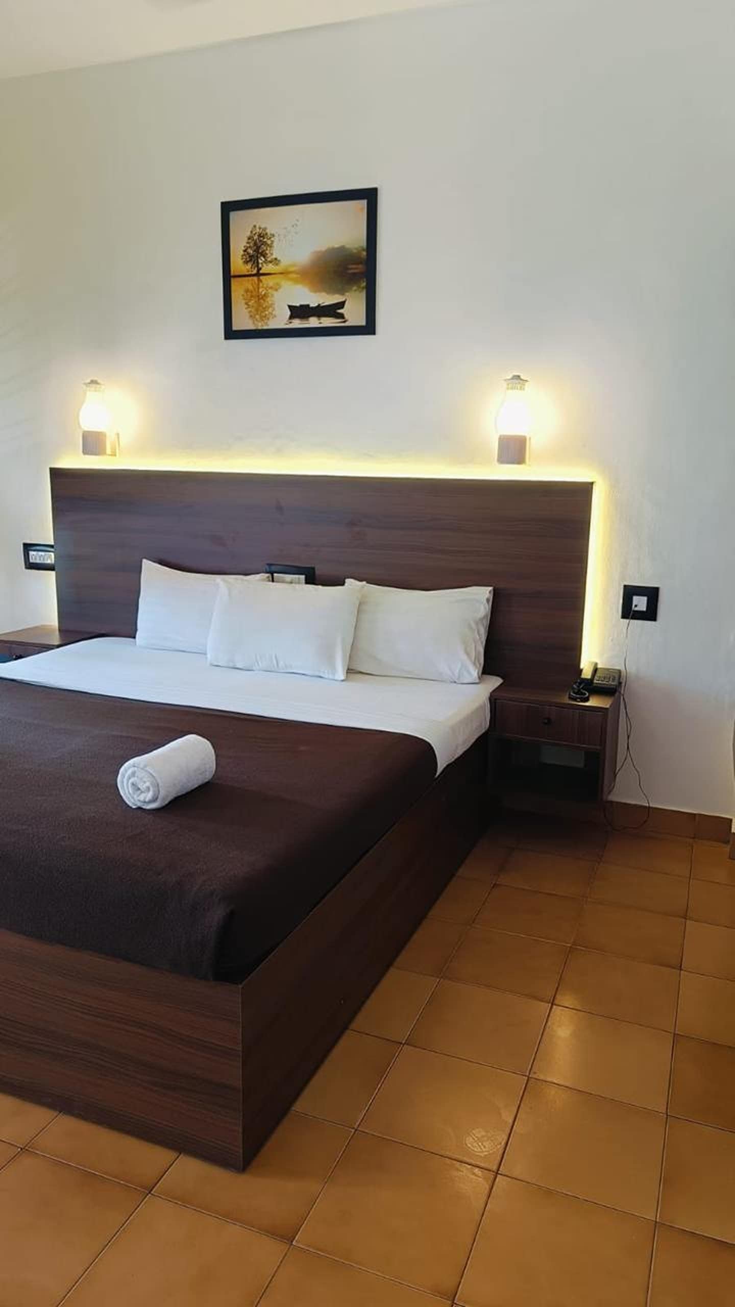 Golden Sands Beach Resort - Tap to explore photos