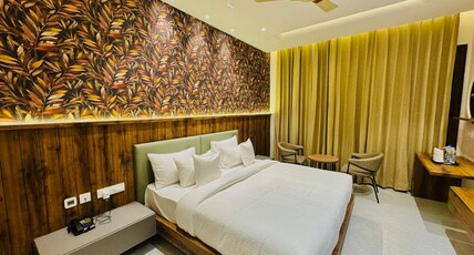 The Sterling Resort Room Type - Deluxe Room with Pool Side View