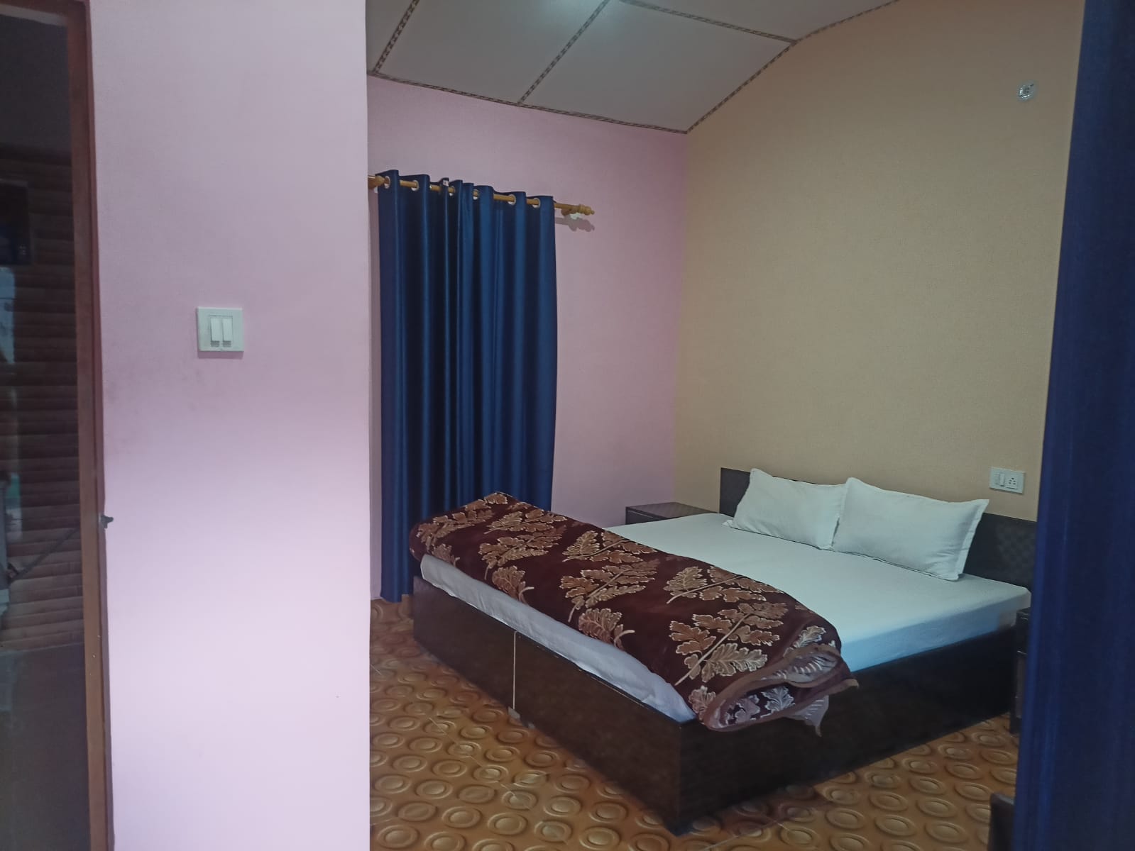 Nanda Devi Home Stay - Tap to explore photos