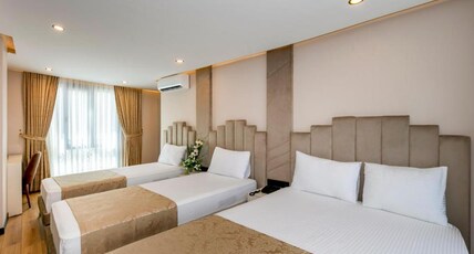 Hilltown Airport Hotel Room Type - Deluxe Quadruple Room