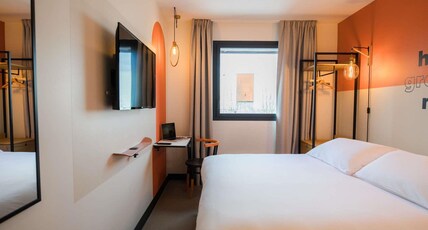 Greet Hotel Brest A Room Type - Pop room with 1 double bed