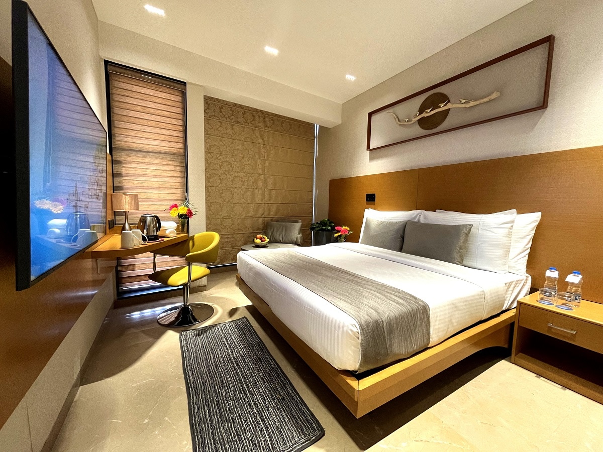 Morvee Hotels Alipore - Tap to explore photos