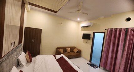 Hotel US Group Room Type - AC Deluxe Room