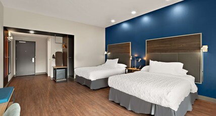 Tru by Hilton Santee Room Type - 2 QN MOB HEAR ACCESS TUB