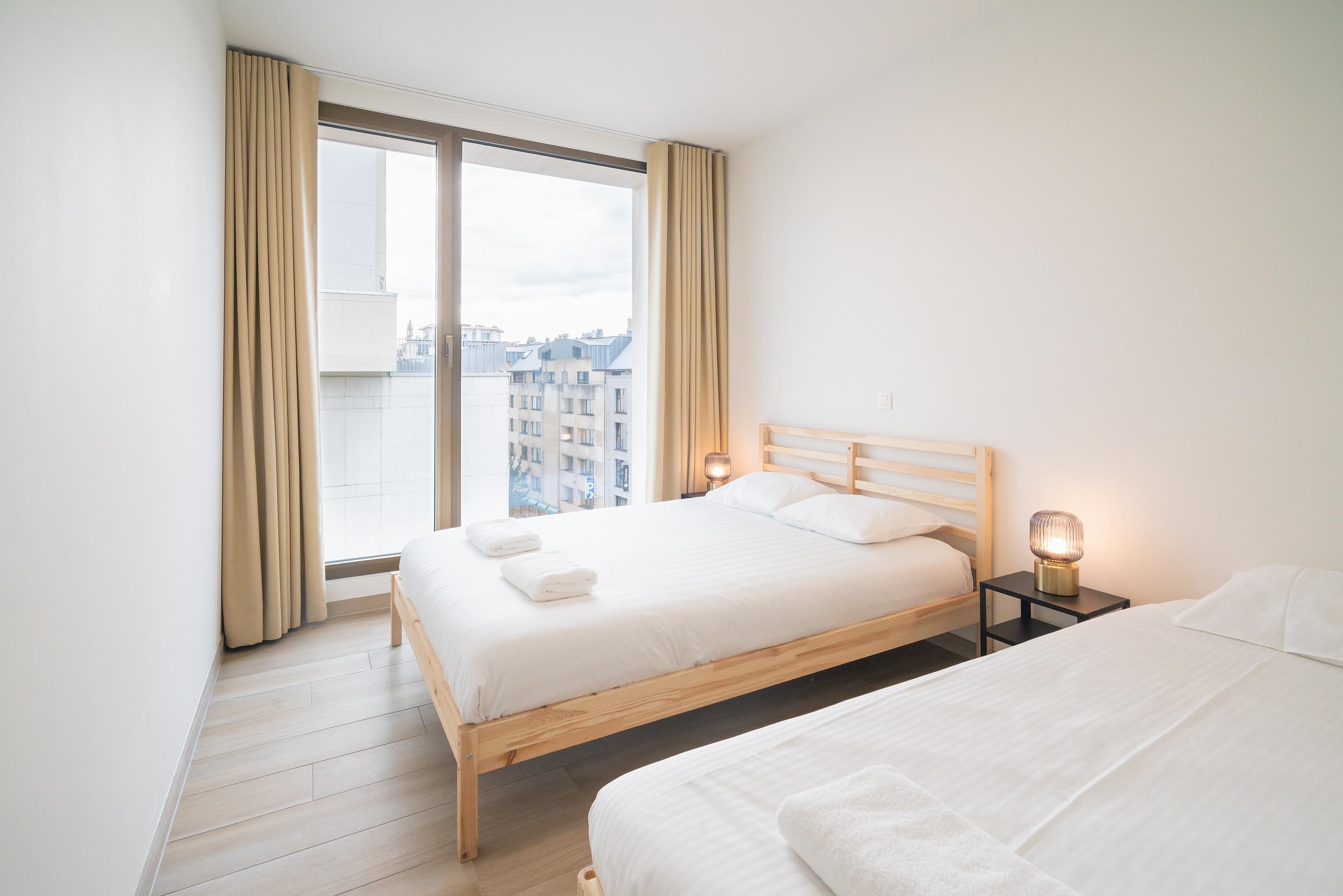 City Rhythm Abode for 10 in Antwerp - Tap to explore photos