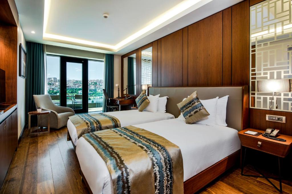 Arise Hotel Golden Horn - Tap to explore photos