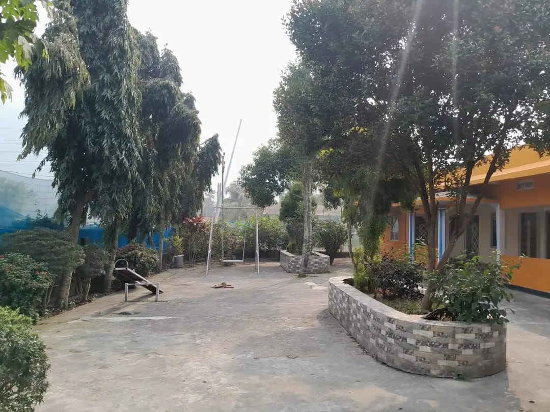 TRIPTIRE EKHAJ - Tap to explore photos