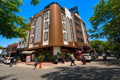Address of Hotel Reeve Inn