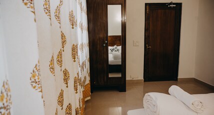 Horn Ok Please Hostel Jaipur | Rooms & Dorms Room Type - Private room with Shared Washroom
