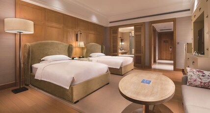 Hilton Wenan Room Type - TWIN GUEST ROOM LAKE VIEW