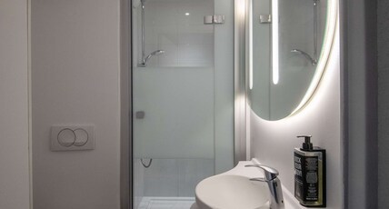 IBIS BUDGET NICE AEROPORT Room Type - DOUBLE - Room with a large bed for 2 people