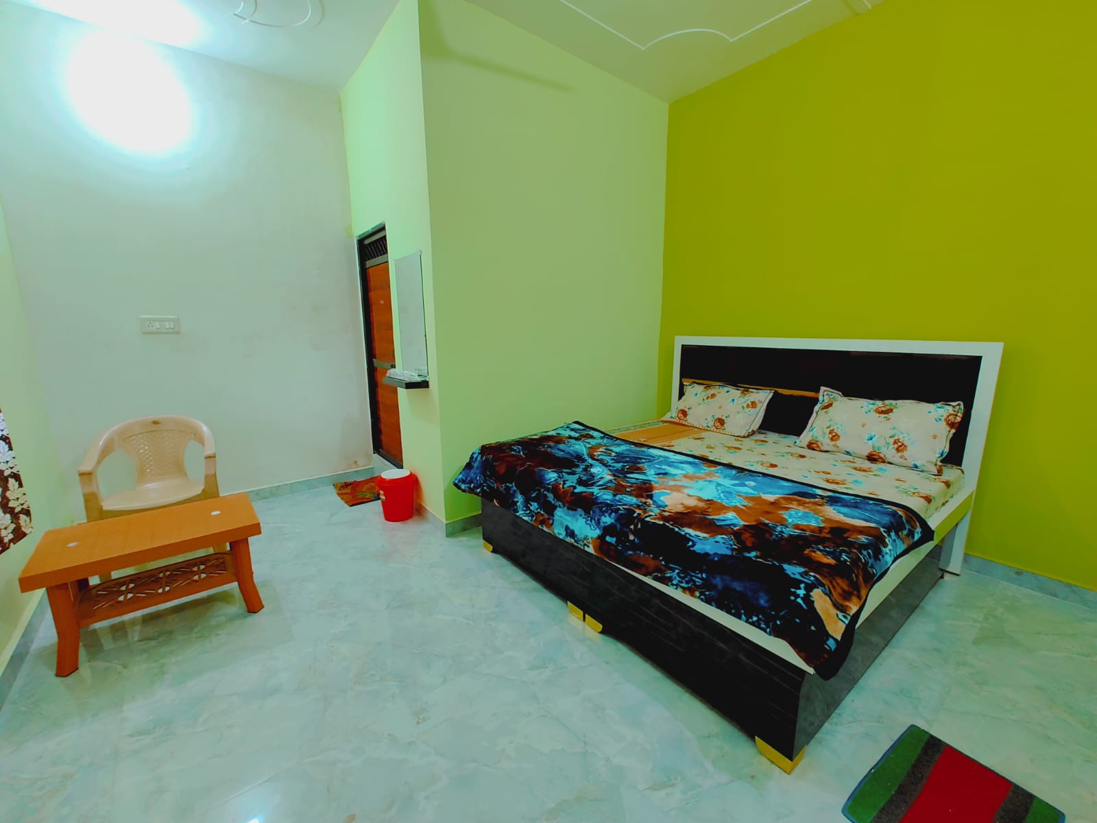 Akash Paying Guest House - Tap to explore photos