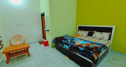 Akash Paying Guest House Room Type - Standard Room