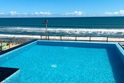 Hotel Mahasuara Palace (Sea Front Hotel)