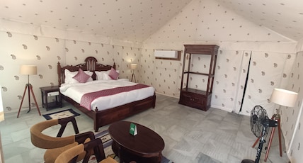 Clarks Safari Jawai Room Type - Family Tent with Mountain view and King Bed Clarks Safari Jawai Room Type - Family Tent with Mountain view and King Bed