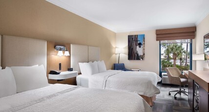 Hampton Inn Charleston North Room Type - DOUBLE DOUBLE NONSMOKING