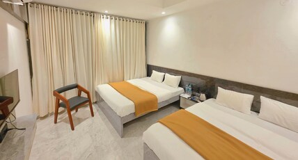 Hotel G Crown Room Type - Deluxe Family AC Room For 4 Guests